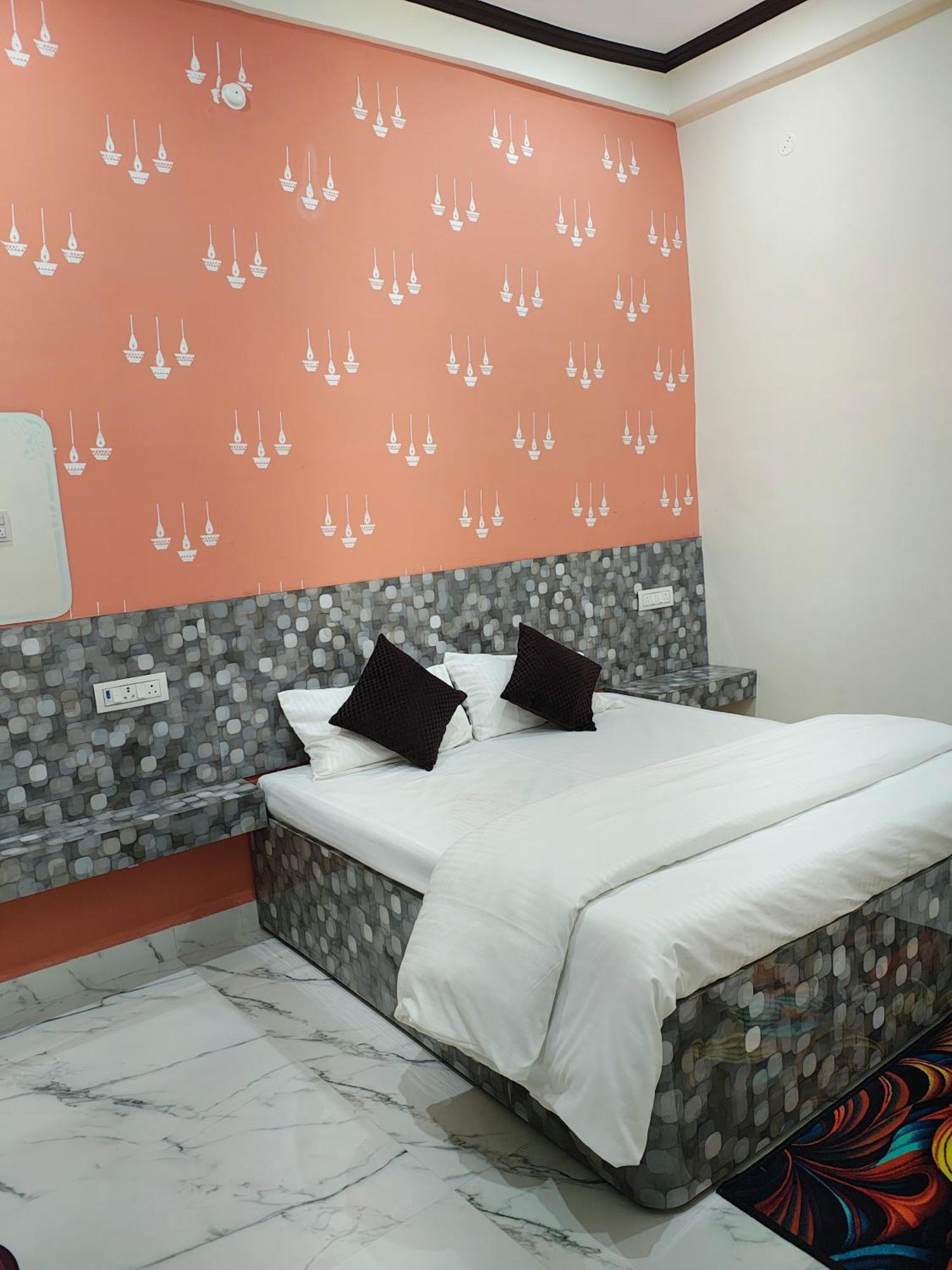 Guest house Yash Paying